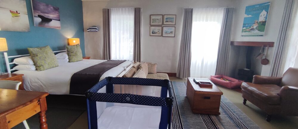 the-farmhouse-hotel-panoramic-view-hot-tub-room