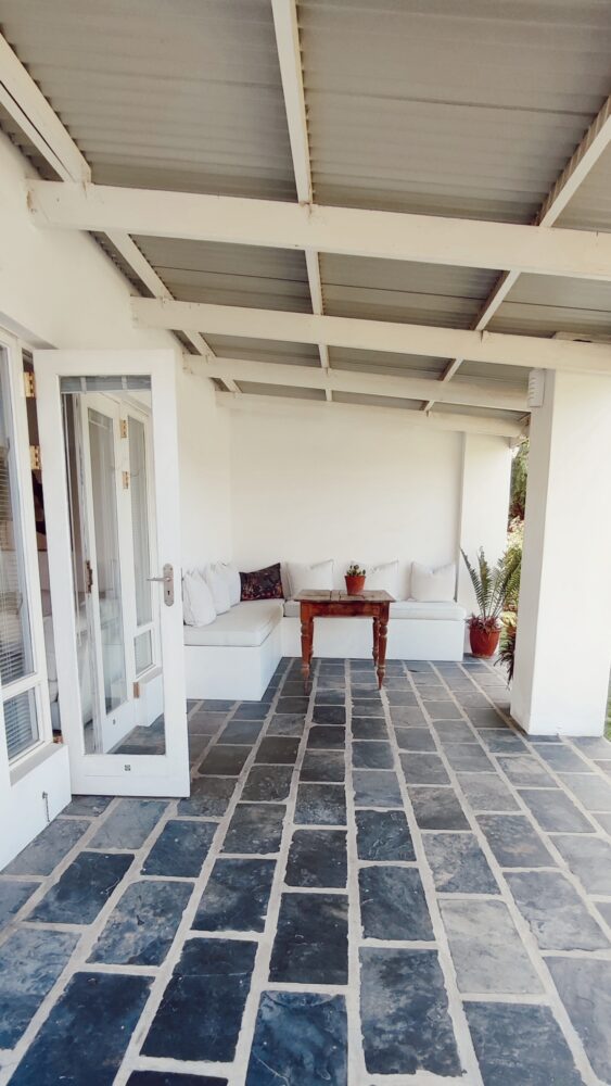 karoo-prinia-porch