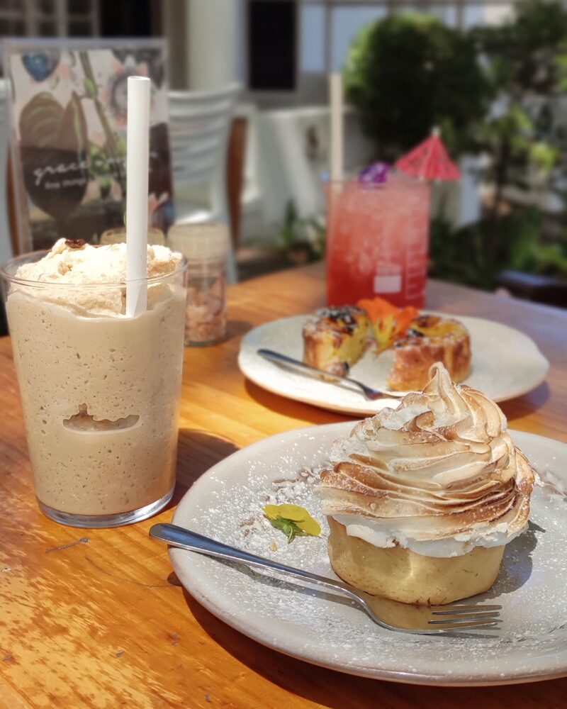 grace-merci-pastries-drinks