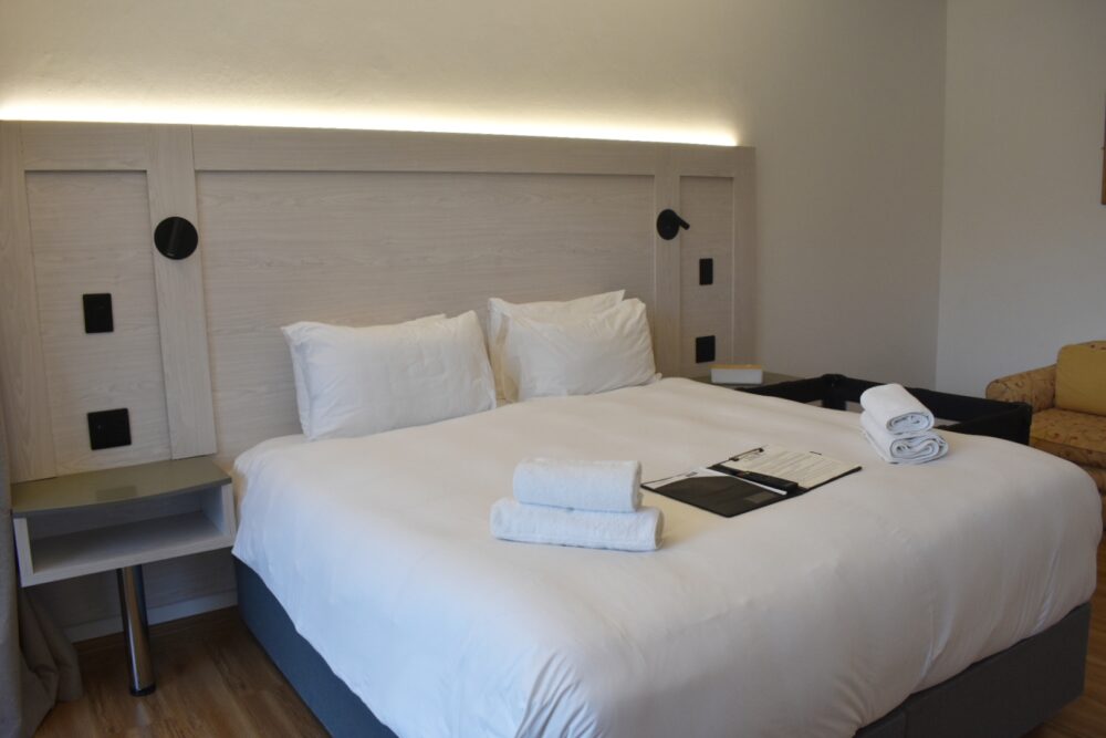 king-room-patio