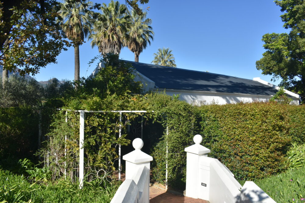 coach-house