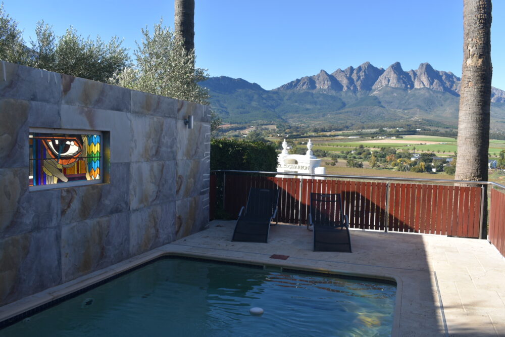 coach-house-pool